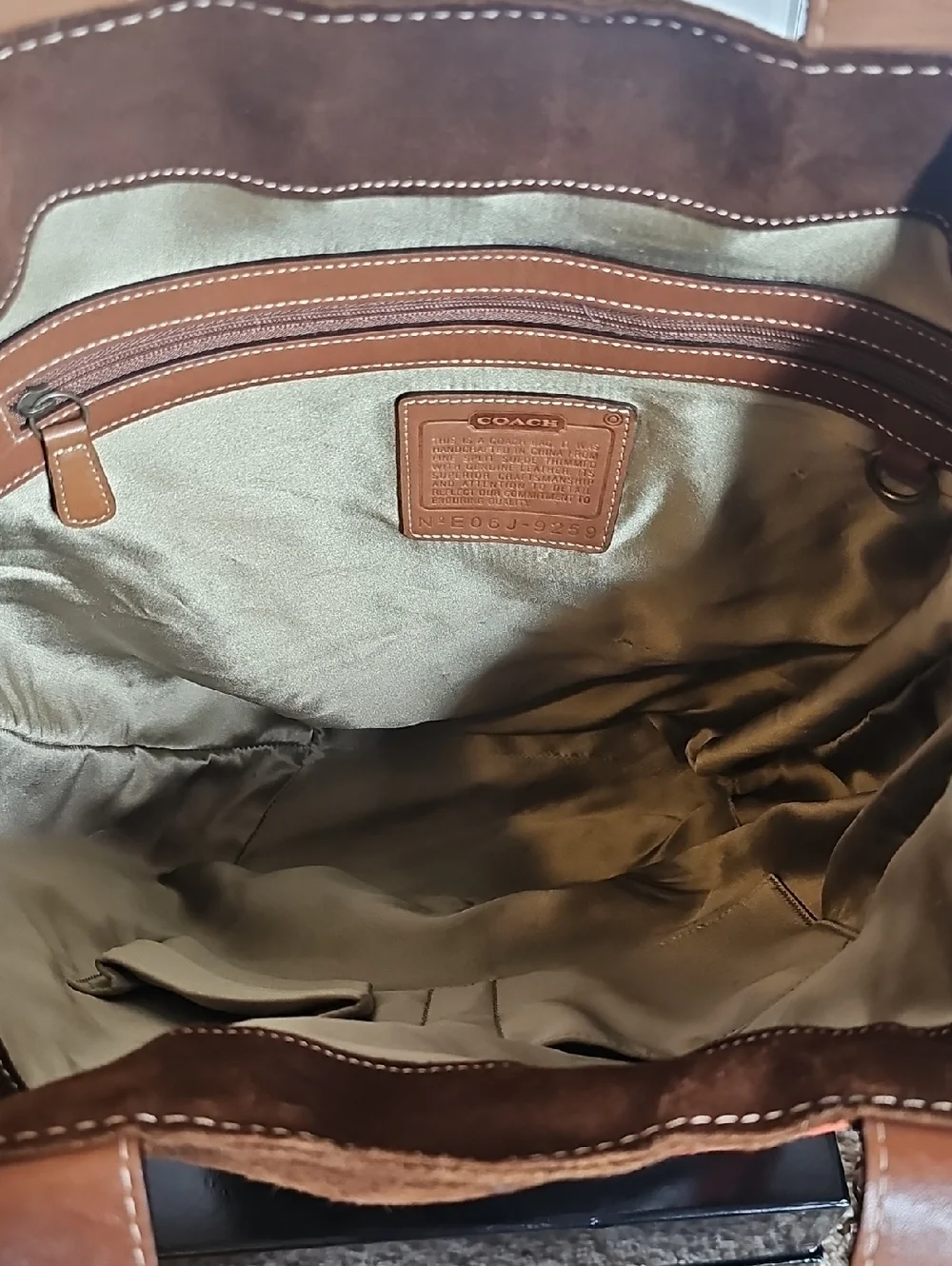 RARE Vintage 2006 Coach Limited Edition "Poppy for Peace" Suede Tote 9259 - EUC - Picture 10 of 15